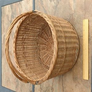 Sewing Basket with Collapsible Handles